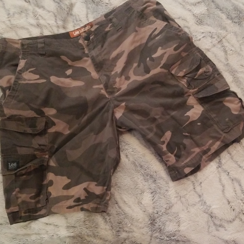 Lee Camo Cargo Shorts sz 40